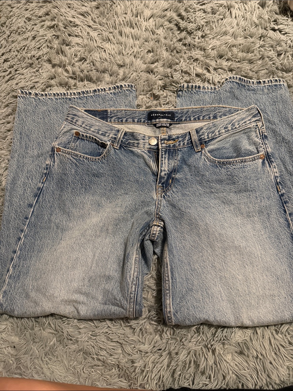 Aeropostale Women's Light Wash Straight Leg Jeans